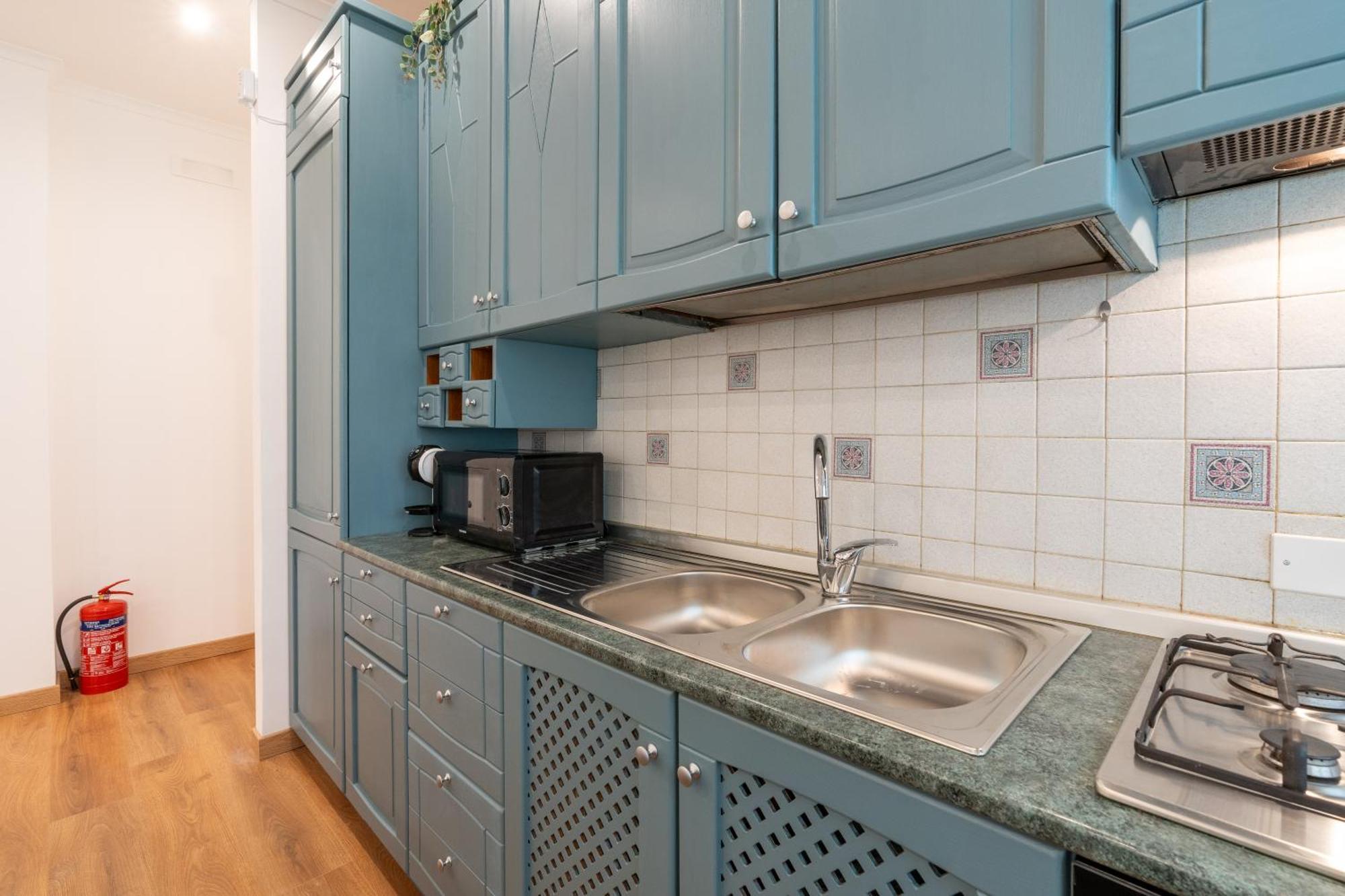 Apartment Vatican Oasis - Free Parking, 4-6 Pax, 2 Bedrooms *